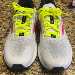 White & Pink Nightlife GTS 9 Running Shoe
